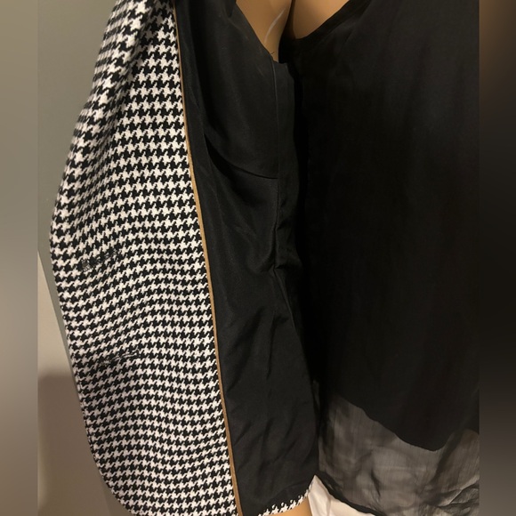 Banana Republic- herringbone blazer - Picture 2 of 6